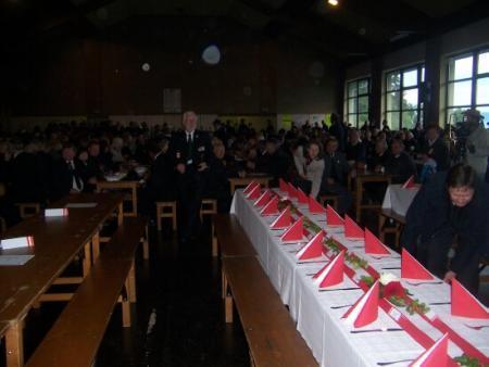 Josef Zingl, Chairman of the St. Jacob Veterans' Association, greets the honored guests from the United States